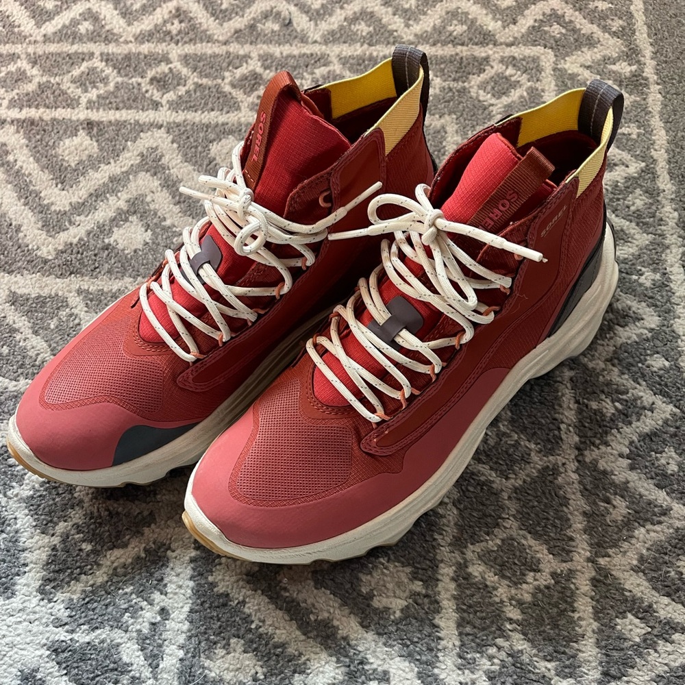 Sorel - women’s hiking boots size 10.5 - worn one time